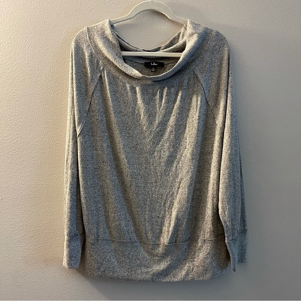 NWT Lulus extremely soft sweater size M